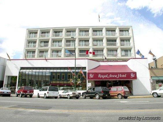 The Royal Anne Hotel Келоуна Екстериор снимка